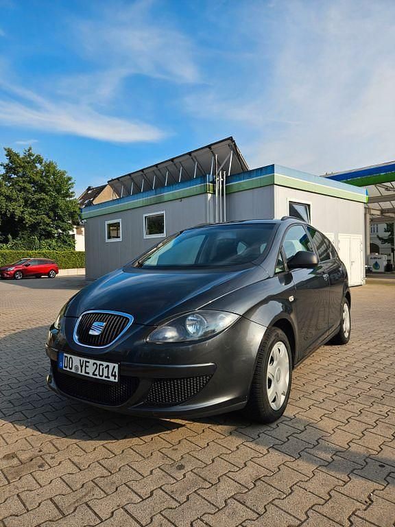 Gebraucht Seat Altea 105 PS (77 kW) 2008 Grau Van / Kleinbus