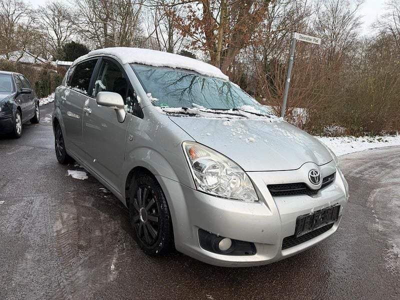 Silber Gebraucht 2009 Toyota Corolla Verso Van / Kleinbus | 3.499 € (Fairer Preis) - Bild 1/4