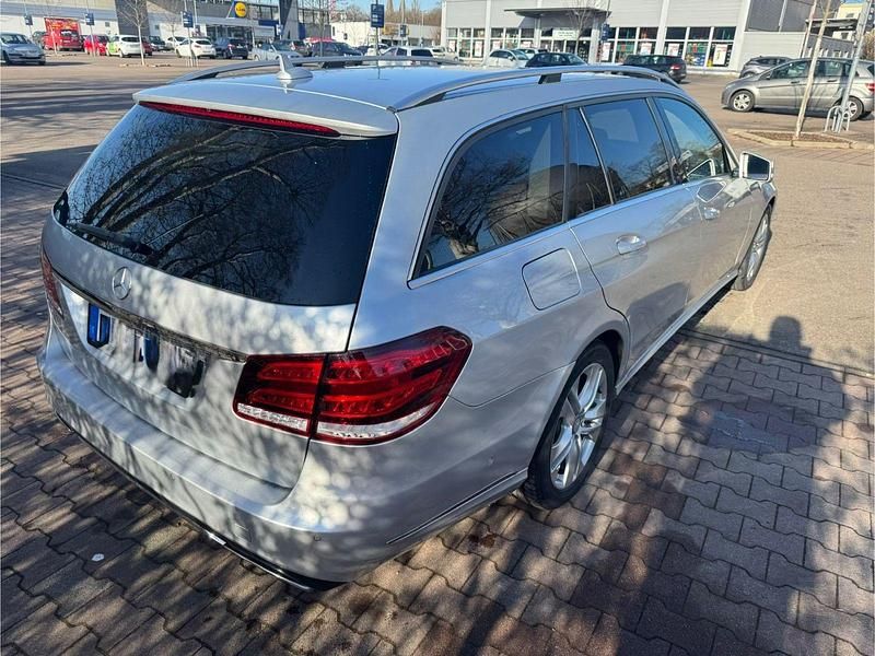 Gebraucht Mercedes E200 136 PS (100 kW) 2013 Grau Kombi