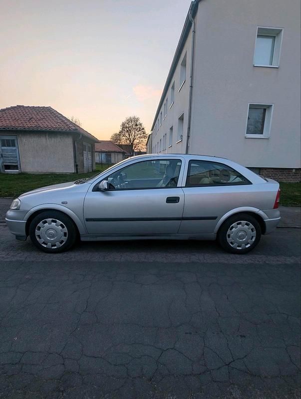 Gebraucht Opel Astra 85 PS (62 kW) 2001 Silber Coupé