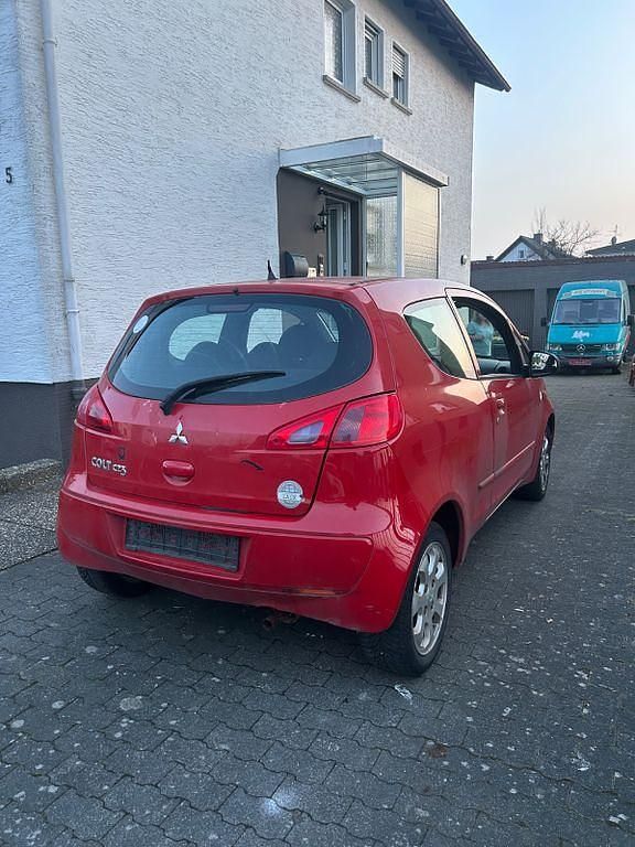 Gebraucht Mitsubishi Colt Invite 113 PS (83 kW) 2006 Rot Limousine