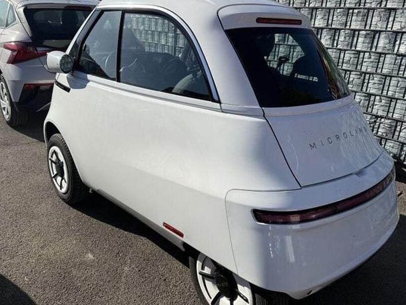 Usado Micro Microlino 13 kW (18 HP) 2024 Branco Citadino