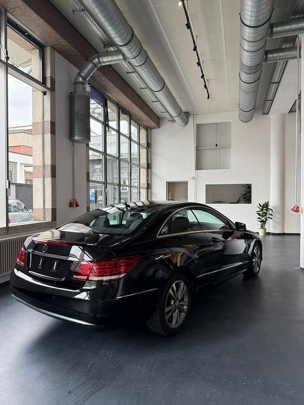 Gebraucht Mercedes E200 184 PS (135 kW) 2014 Schwarz Coupé