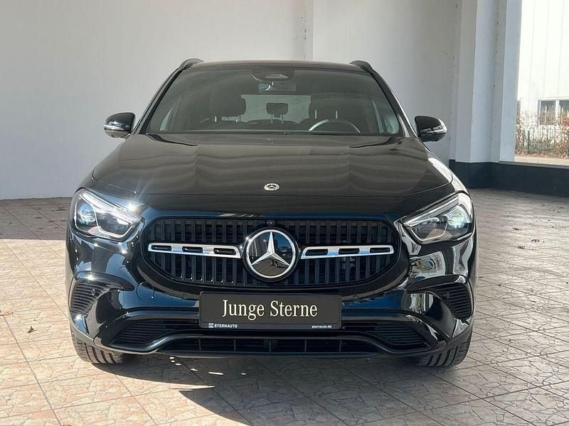 Gebraucht Mercedes GLA200 Progressive 163 PS (119 kW) 2025 Unilack nachtschwarz SUV