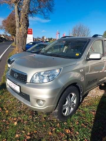 Silber Gebraucht 2010 Daihatsu Terios SUV | 9.490 € (Teuer) - Bild 1/4