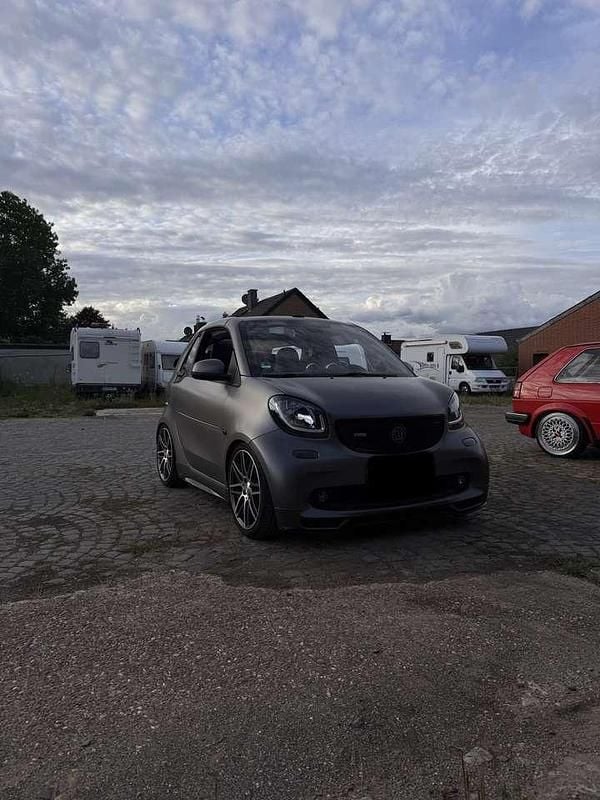 Grau Gebraucht 2017 Smart ForTwo Cabrio Basis Cabrio | 16.500 € (Teuer) - Bild 1/4