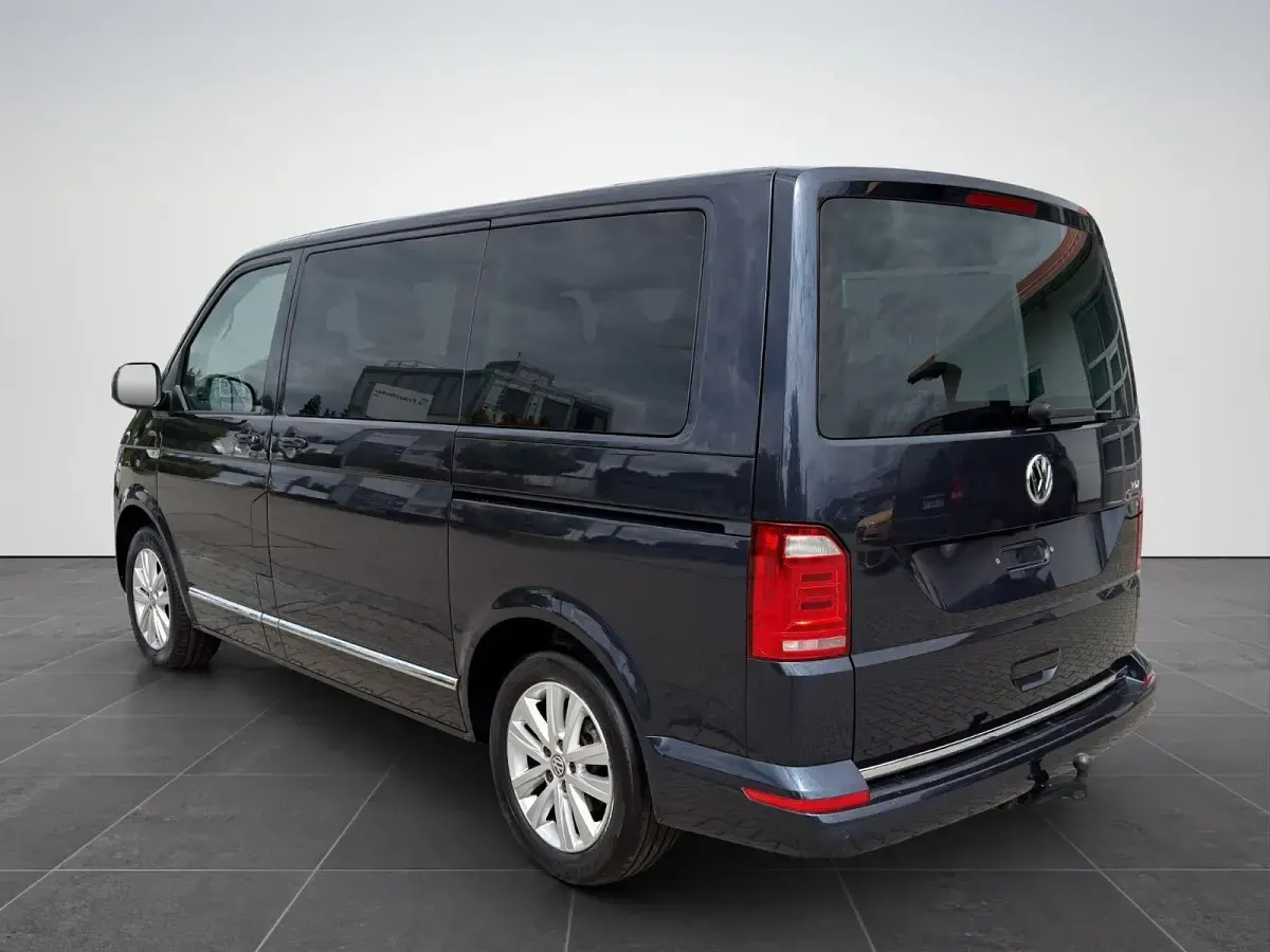 Gebraucht VW Multivan 204 PS (150 kW) 2018 Blau Van / Kleinbus