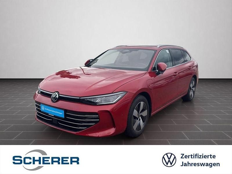 Gebraucht VW Passat Elegance 150 PS (110 kW) 2025 Chilirot metallic (metallic) Kombi