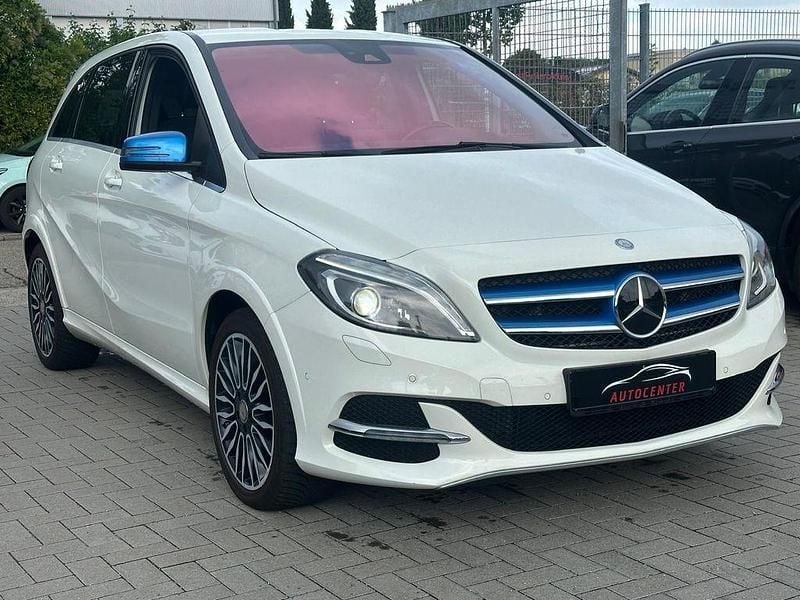 Gebraucht Mercedes B250e 131 kW (179 PS) 2015 Weiß Van / Kleinbus