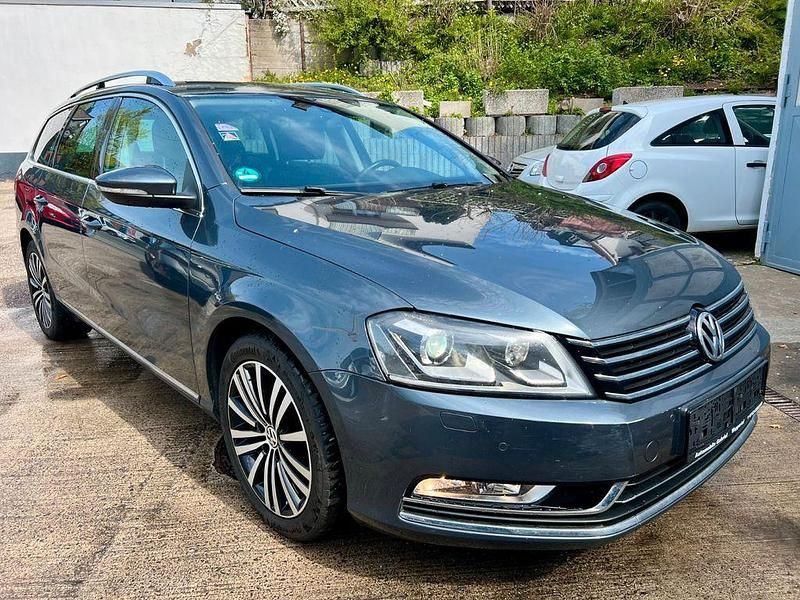 Gebraucht VW Passat Highline 140 PS (102 kW) 2013 Grau Limousine