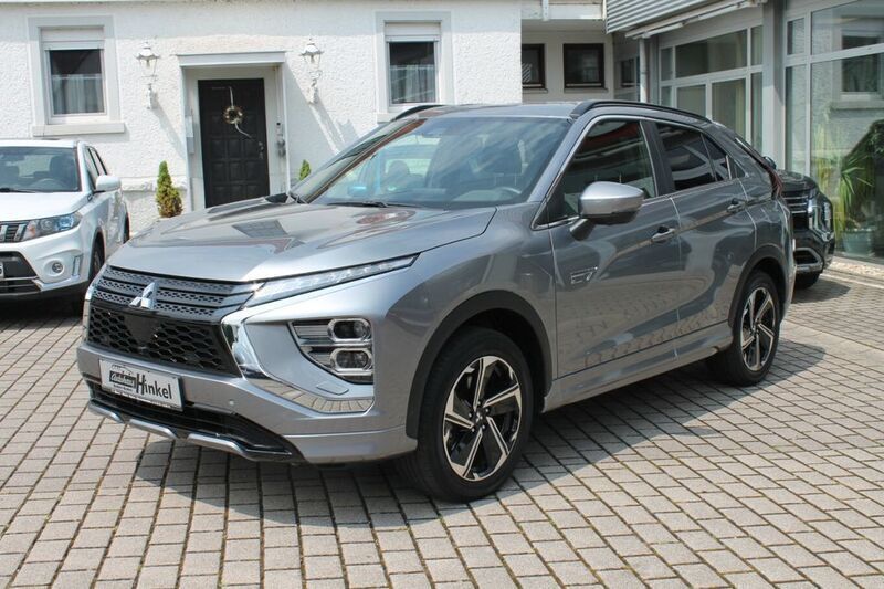 Grau Gebraucht 2022 Mitsubishi Eclipse Cross Plus SUV | 23.900 € (Fairer Preis) - Bild 1/4