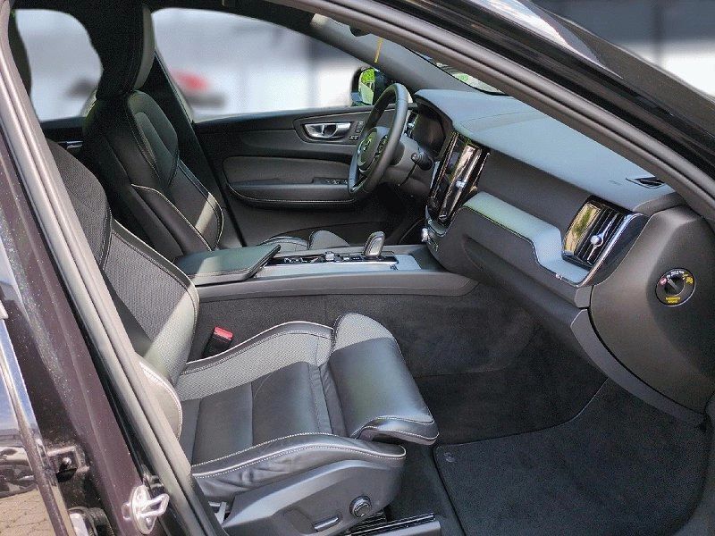 Schwarz Gebraucht 2022 Volvo XC60 R-Design SUV | 37.489 € (Fairer Preis) - Bild 1/4