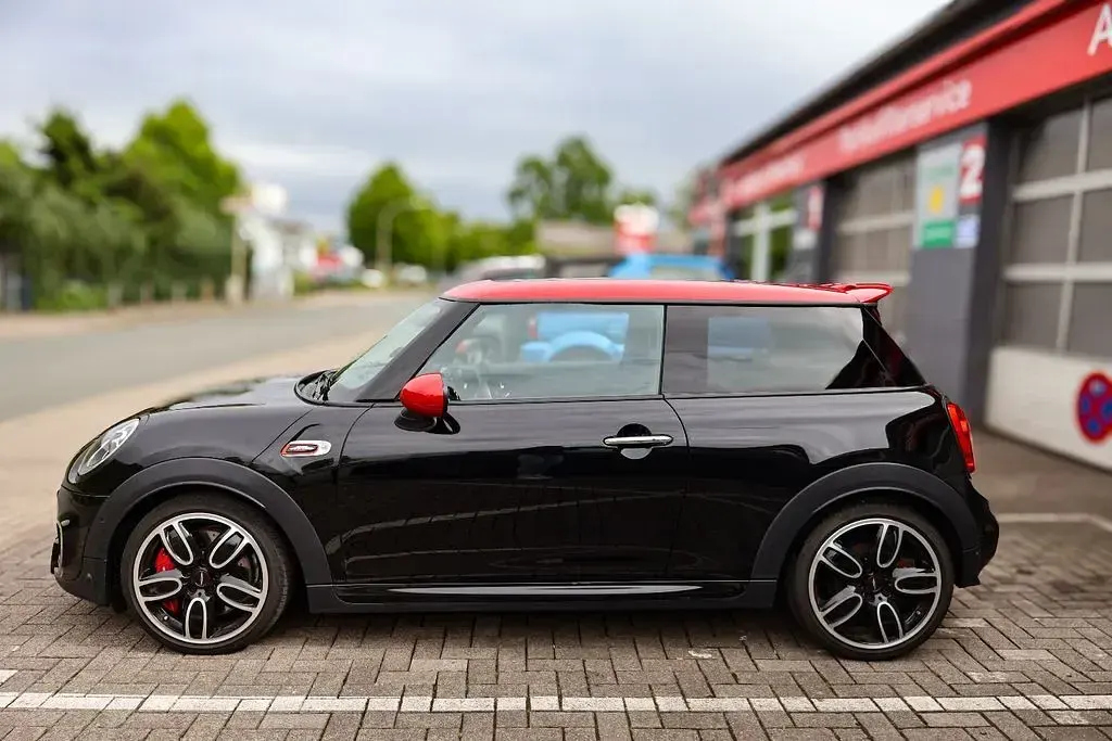 Używany Mini John Cooper Works 231 KM (169 kW) 2016 Czarny Hatchback