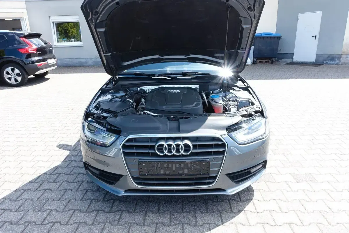 Gebraucht Audi A4 Ambiente 163 PS (119 kW) 2014 Grau Kombi