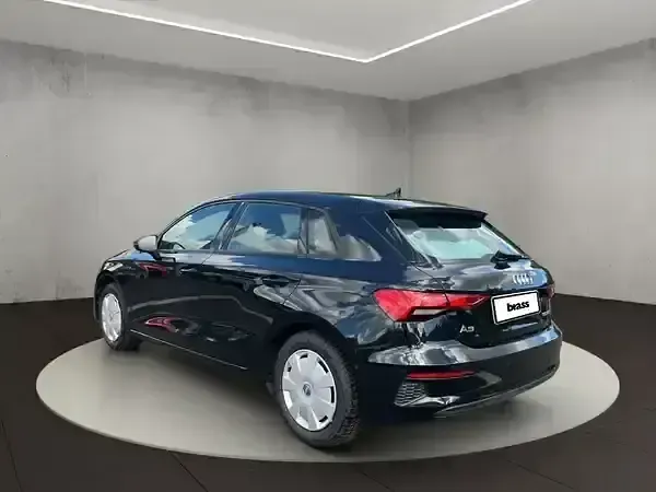 Gebraucht Audi A3 150 PS (110 kW) 2023 Mythosschwarz metallic Limousine