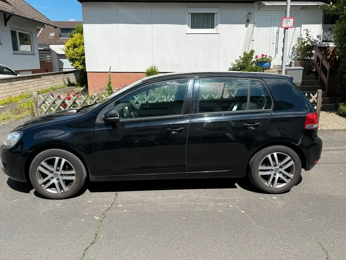 Gebraucht VW Golf VI 105 PS (77 kW) 2009 Schwarz Kleinwagen