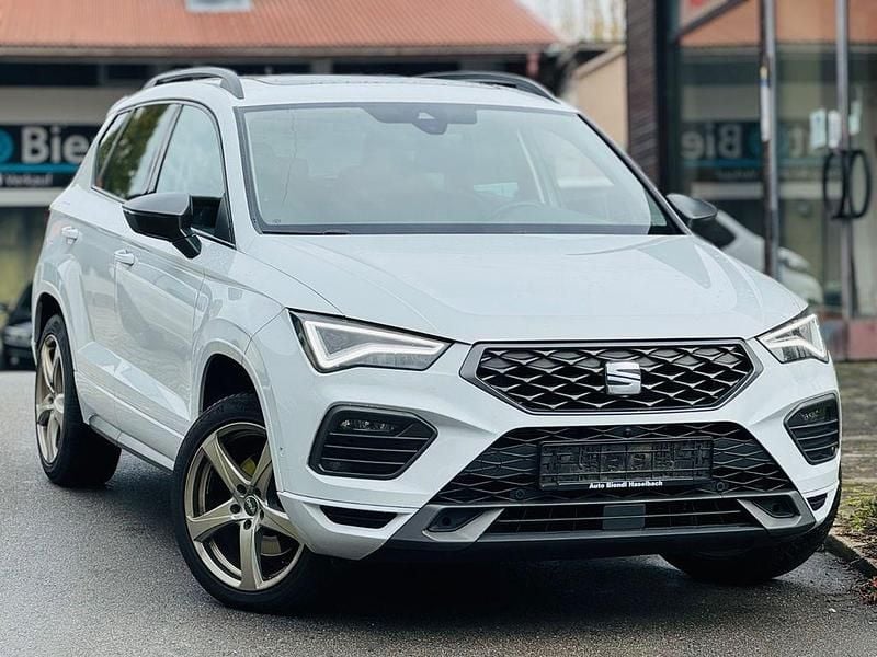 Weiß Gebraucht 2023 Seat Ateca 4Drive SUV | 24.999 € (Guter Preis) - Bild 1/4