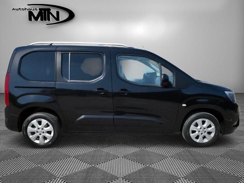 Gebraucht Opel Combo Life Innovation 131 PS (96 kW) 2018 Schwarz Limousine