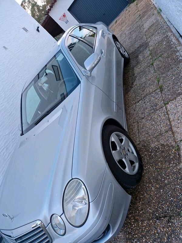 Gebraucht 2007 Mercedes E200 Limousine | 6.250 € (Fairer Preis) - Bild 1/4