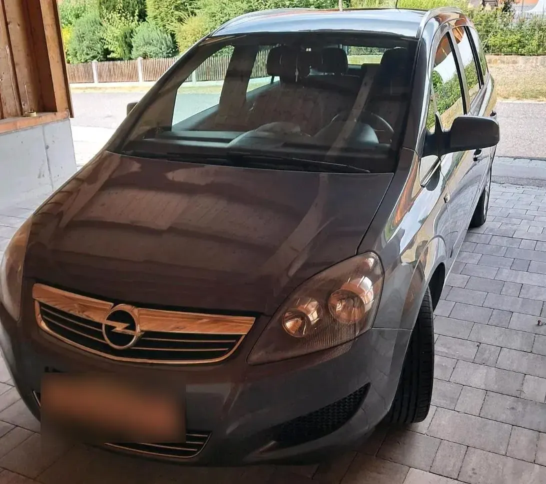 Gebraucht Opel Zafira 115 PS (84 kW) 2010 Grau Van / Kleinbus
