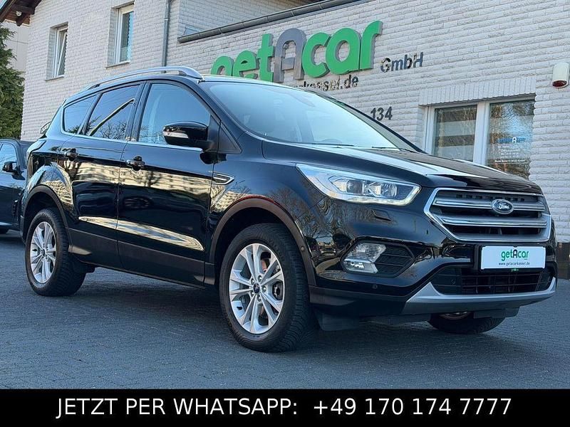 Gebraucht Ford Kuga Ambiente 175 PS (128 kW) 2019 Schwarz SUV