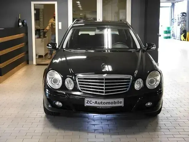 Gebraucht Mercedes E280 190 PS (139 kW) 2007 Andere Limousine