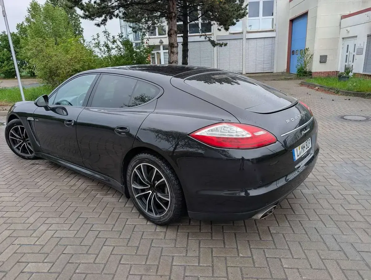 Gebraucht Porsche Panamera Diesel 250 PS (183 kW) 2012 Schwarz Kleinwagen