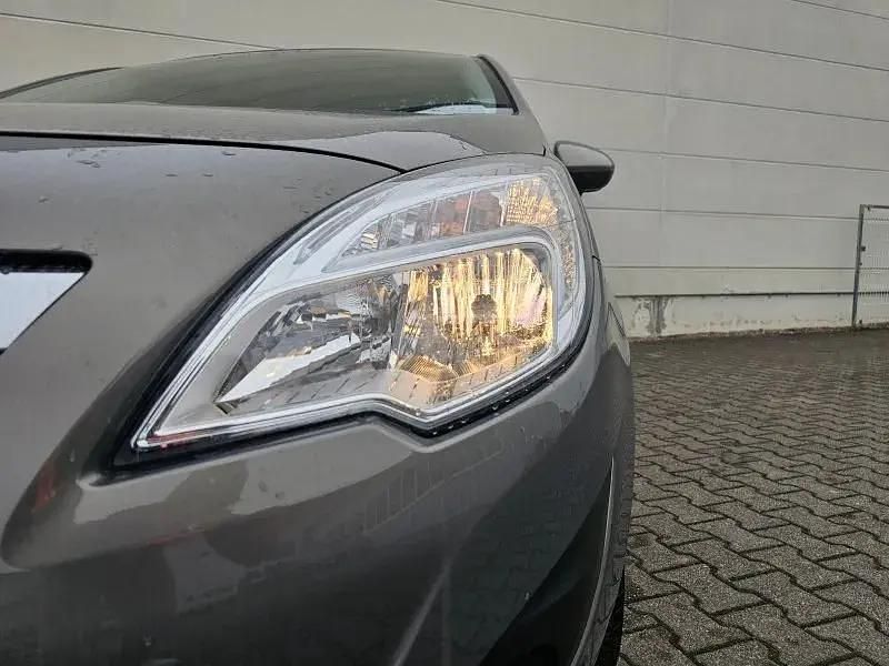 Używany Opel Meriva Active 120 KM (88 kW) 2013 Brązowy Minivan