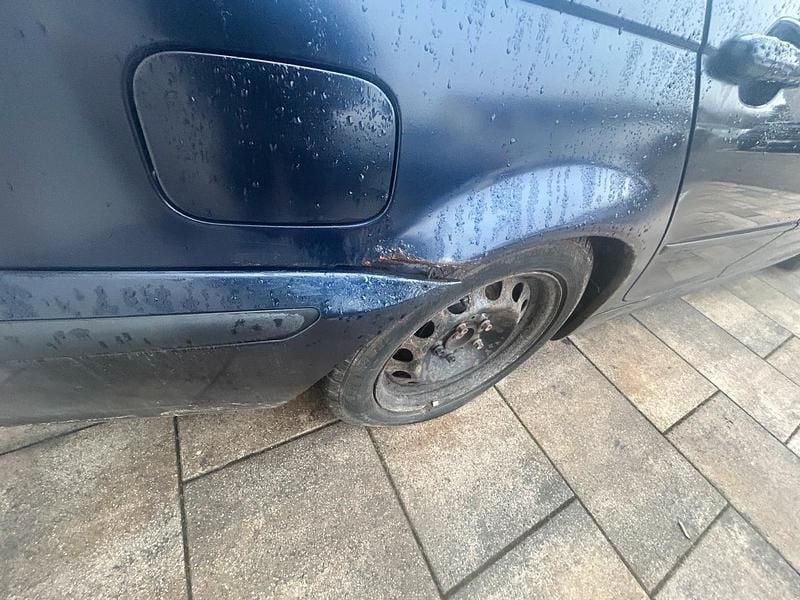 Gebraucht BMW 325 192 PS (141 kW) 2003 Blau Limousine