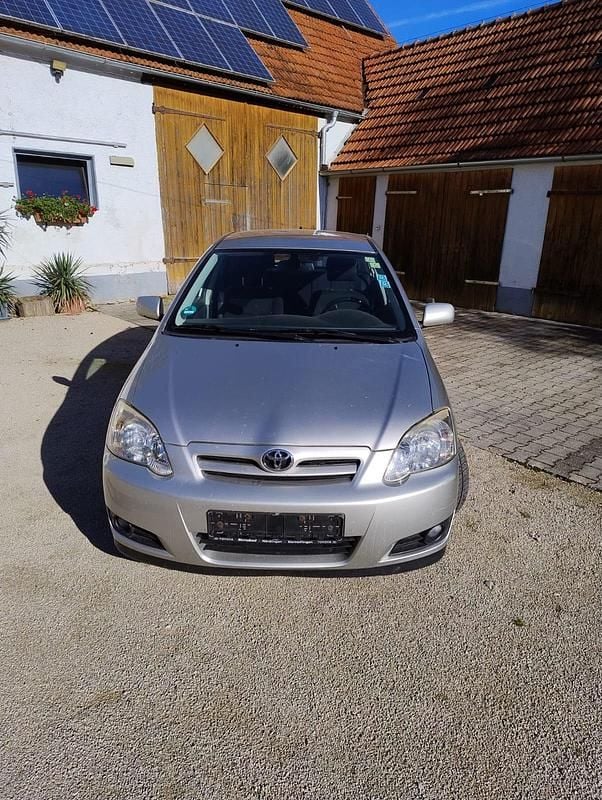 Silber Gebraucht 2006 Toyota Corolla Limousine | 2.995 € (Fairer Preis) - Bild 1/4