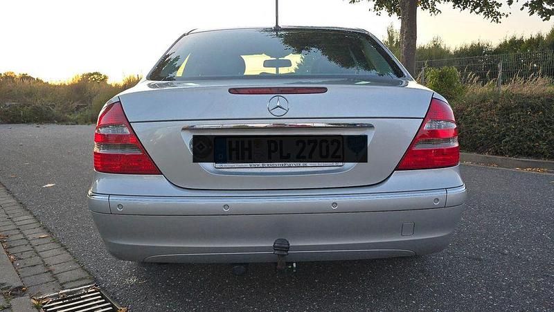 Gebraucht Mercedes E200 Avantgarde 163 PS (119 kW) 2003 Silber Limousine