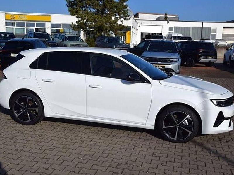 Gebraucht Opel Astra 131 PS (96 kW) 2024 Weiß Limousine