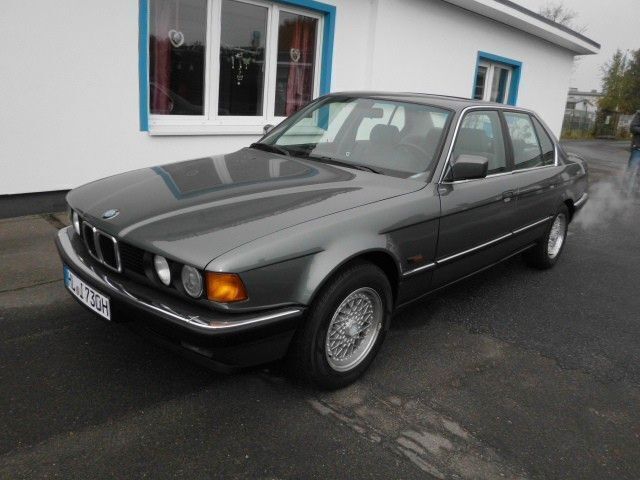 Grau Gebraucht 1991 BMW 730 Limousine | 12.500 € - Bild 1/4
