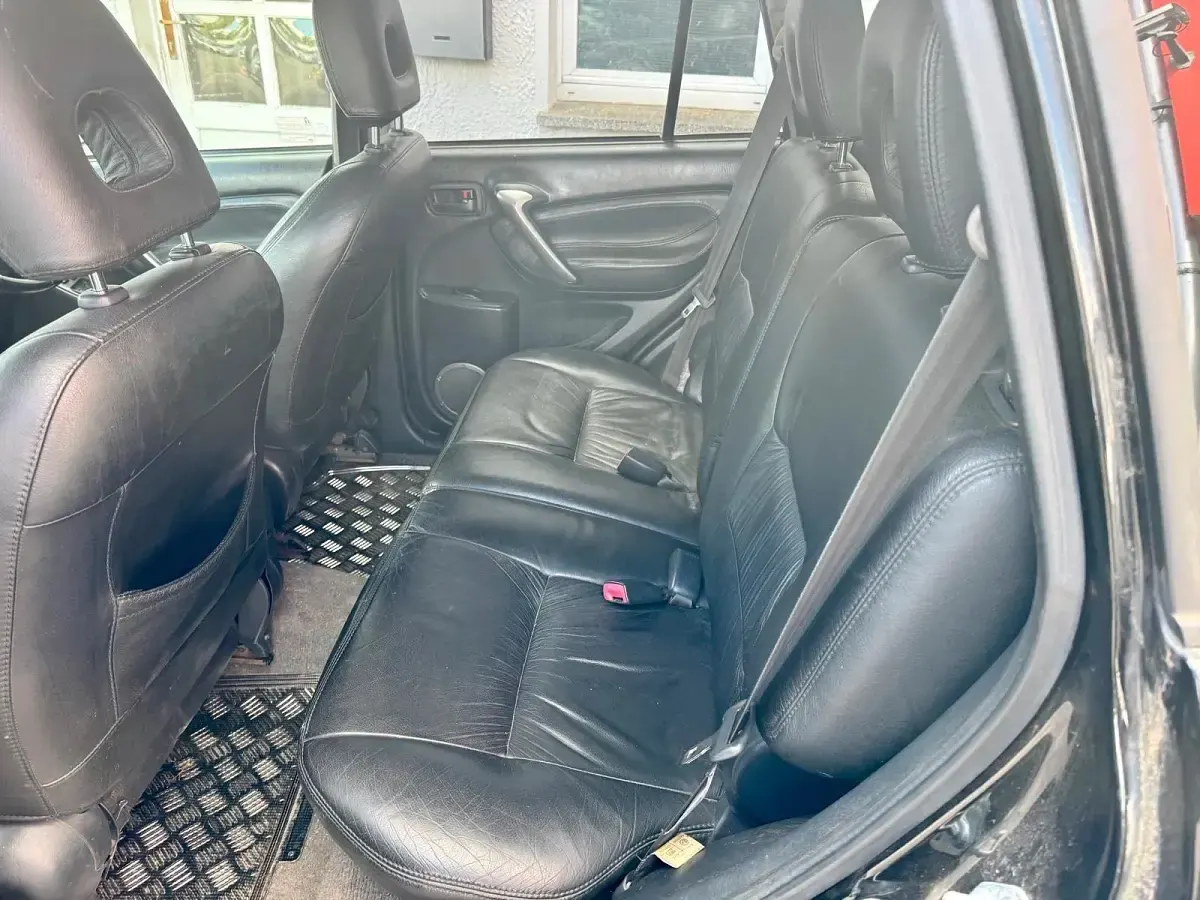 Gebraucht Toyota RAV4 115 PS (84 kW) 2005 Schwarz SUV