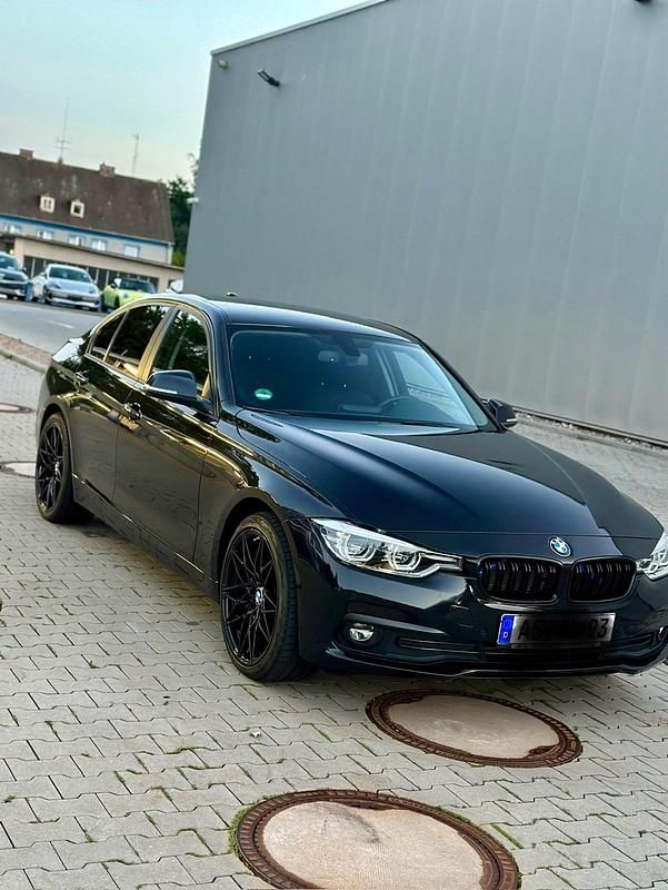 Schwarz Gebraucht 2018 BMW 320 Limousine | 16.500 € (Superpreis) - Bild 1/4