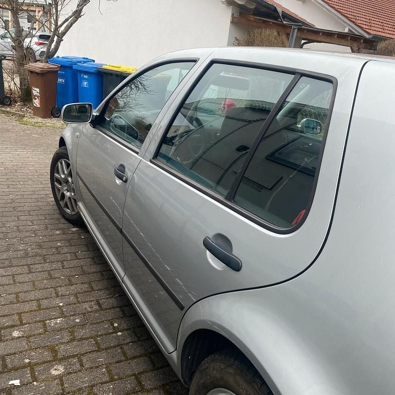 Gebraucht VW Golf IV 101 PS (74 kW) 2000 Grau Kleinwagen