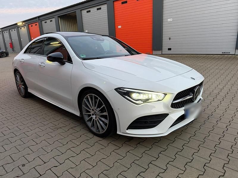 Gebraucht Mercedes CLA220 AMG line 190 PS (139 kW) 2019 Weiß Limousine
