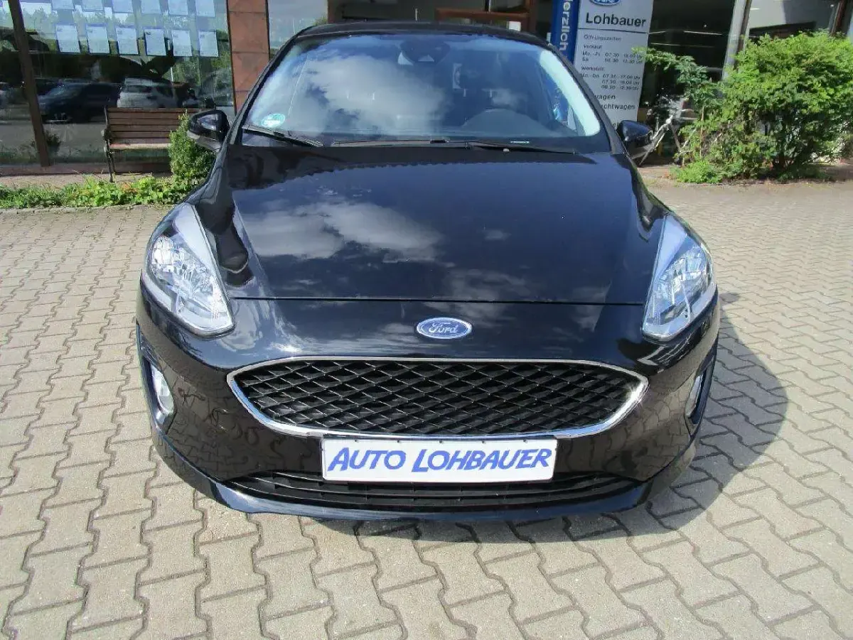 Gebraucht Ford Fiesta Cool & Connect 95 PS (69 kW) 2021 Obsidianschwarz metallic Kleinwagen