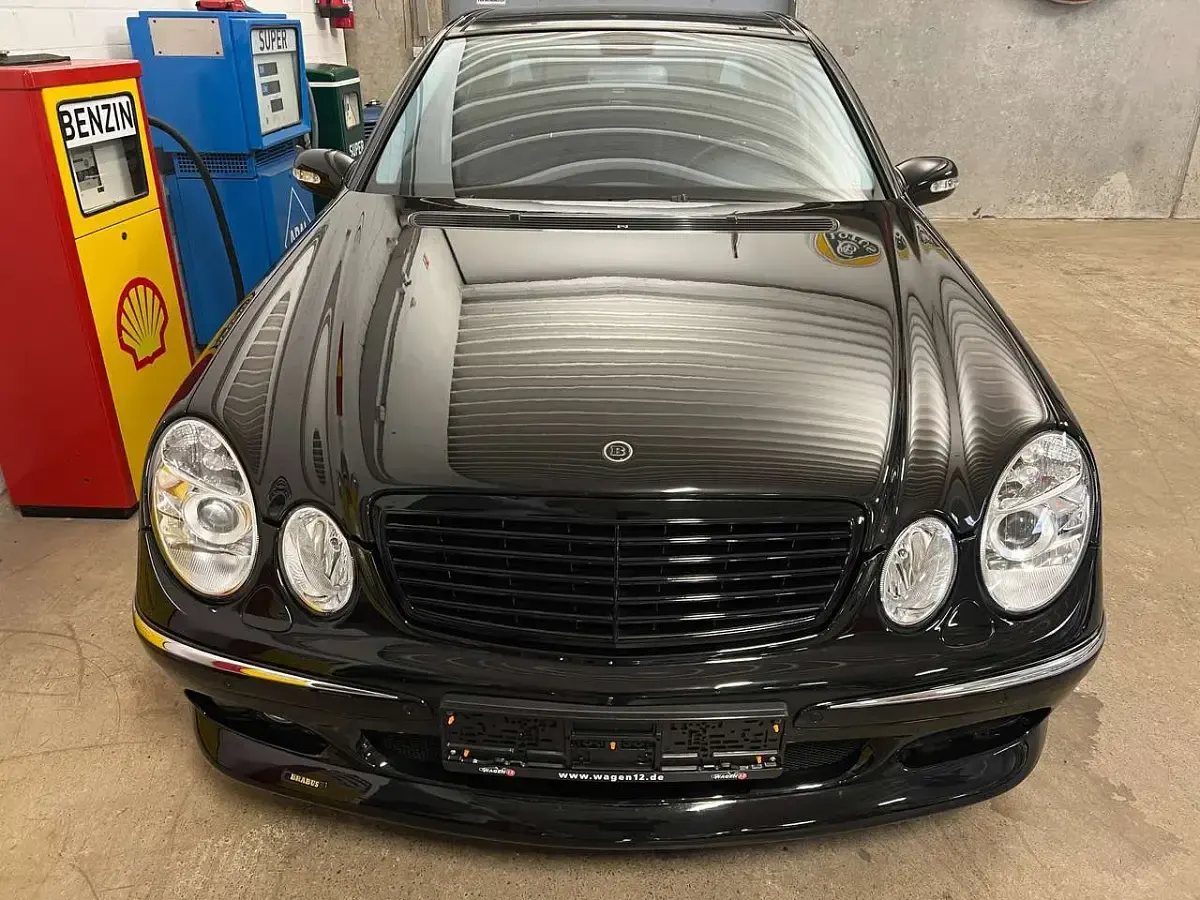 Gebraucht Mercedes E500 426 PS (313 kW) 2002 Schwarz Limousine