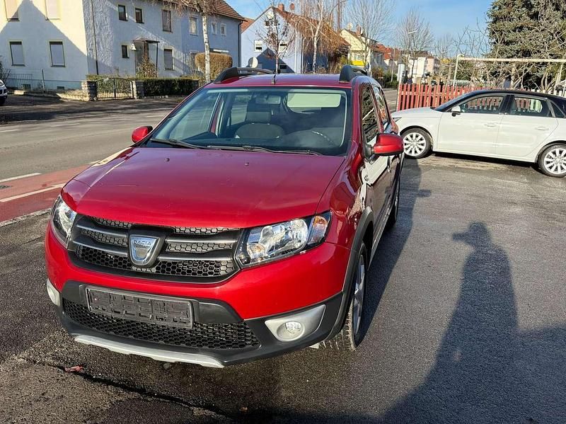 Gebraucht Dacia Sandero Prestige 90 PS (66 kW) 2015 Feuerrot Kleinwagen