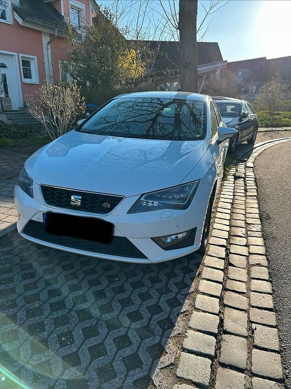 Second-hand Seat Leon FR 140 CP (102 kW) 2013 Alb Berlinǎ