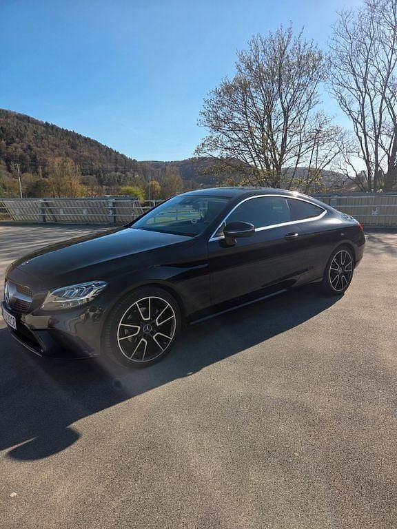 Gebraucht Mercedes C220 194 PS (142 kW) 2020 Schwarz Coupé