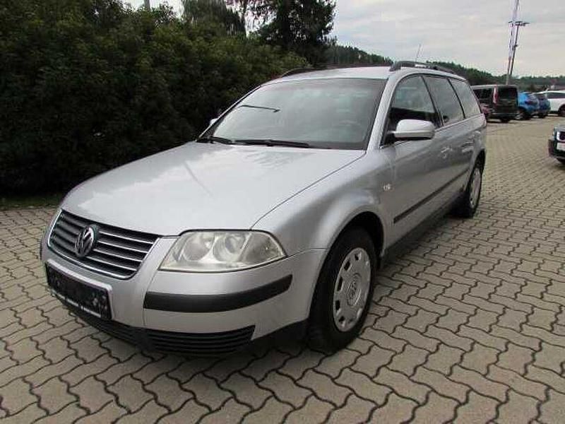 Silber Gebraucht 2002 VW Passat Kombi | 2.490 € (Teuer) - Bild 1/4