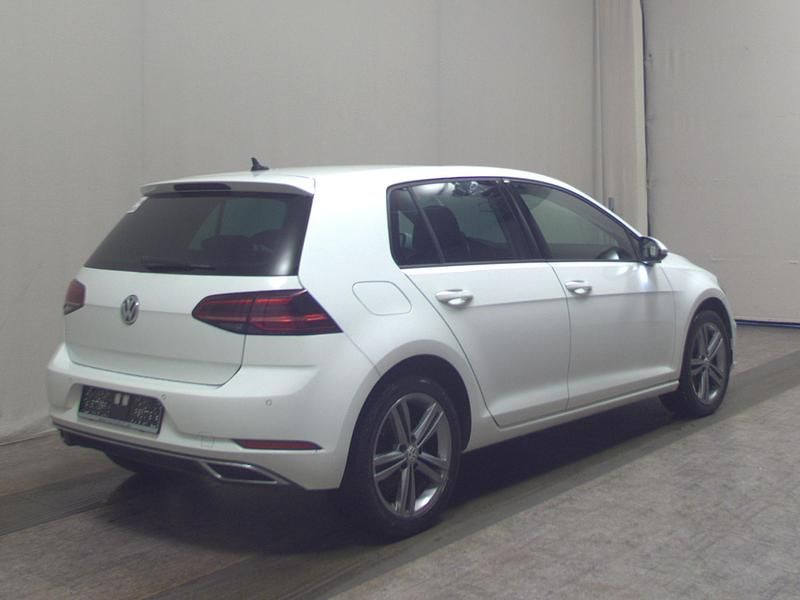 Gebraucht VW Golf VII Highline 150 PS (110 kW) 2019 Pure white
