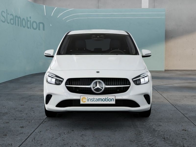 Gebraucht Mercedes B250e 163 PS (119 kW) 2023 Weiß Van / Kleinbus