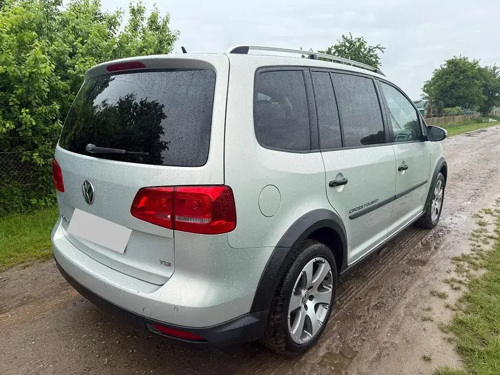 Gebraucht VW Touran Cross Highline 140 PS (102 kW) 2013 Grau Van / Kleinbus