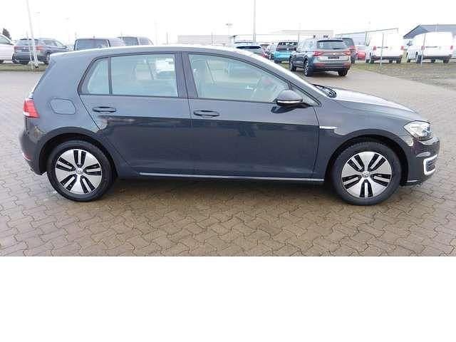 Gebraucht VW Golf 100 kW (136 PS) 2019 Limousine