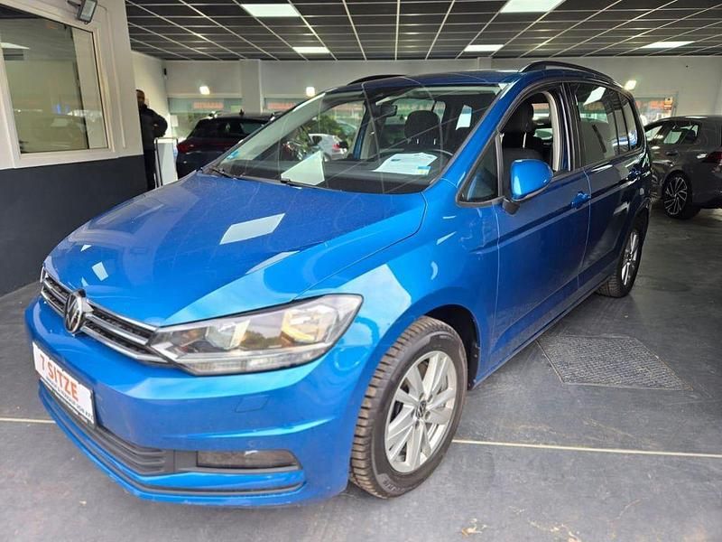 Blau Gebraucht 2021 VW Touran Comfortline Van / Kleinbus | 16.800 € (Guter Preis) - Bild 1/4