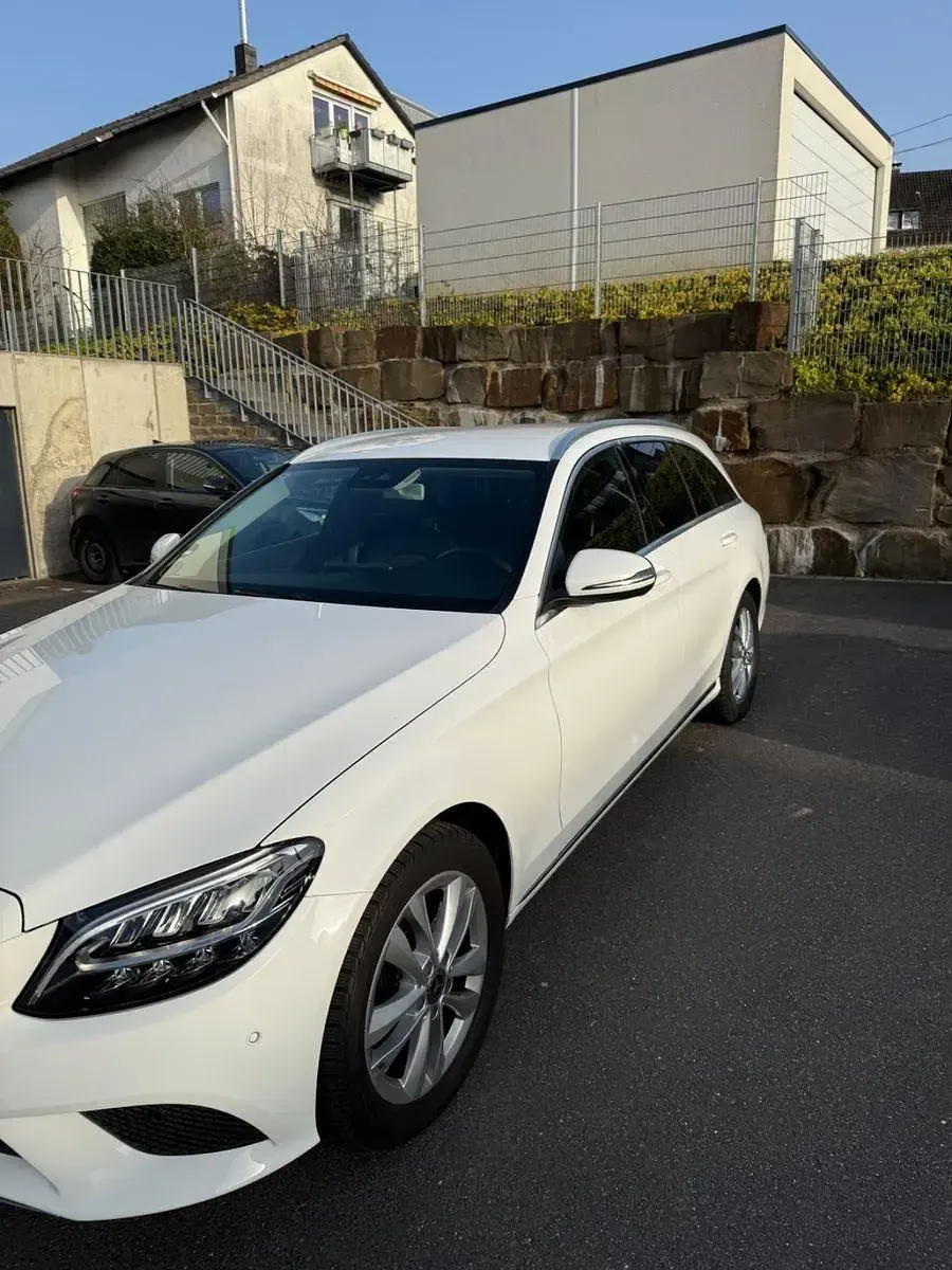 Gebraucht Mercedes C180 Avantgarde 156 PS (114 kW) 2018 Weiß Kombi