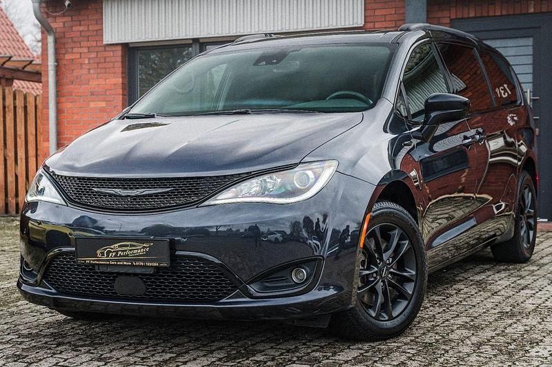 Gebraucht Chrysler Pacifica 298 PS (219 kW) 2021 Grau Van / Kleinbus